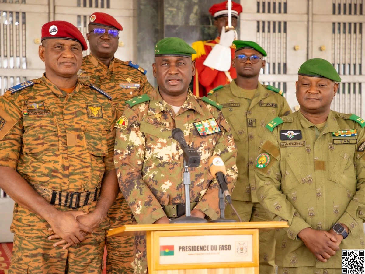 L’Alliance des États du Sahel (AES) franchit une nouvelle étape. La Force unifiée (FU-AES) entre en phase opérationnelle, avec un état-major installé à Niamey et des premiers bataillons déjà constitué